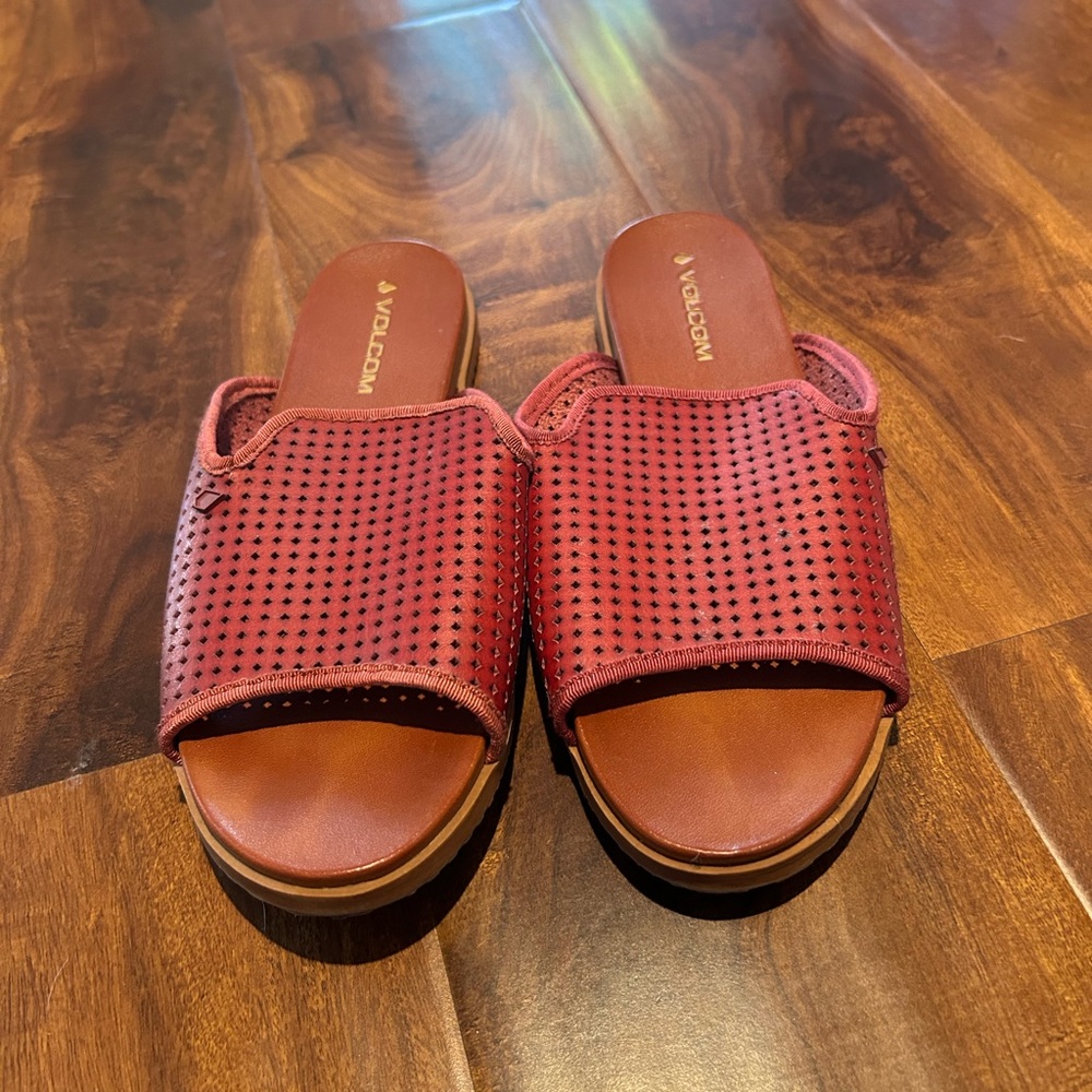 Volcom Woman Sandals Size 6